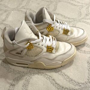 Air Jordan 4 Metallic Gold “Pure Money” youth size 7